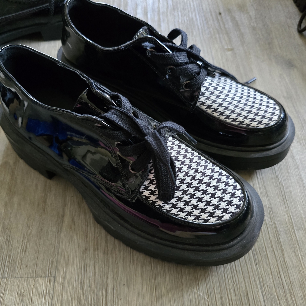 SHEIN Black and White Houndstooth Flats